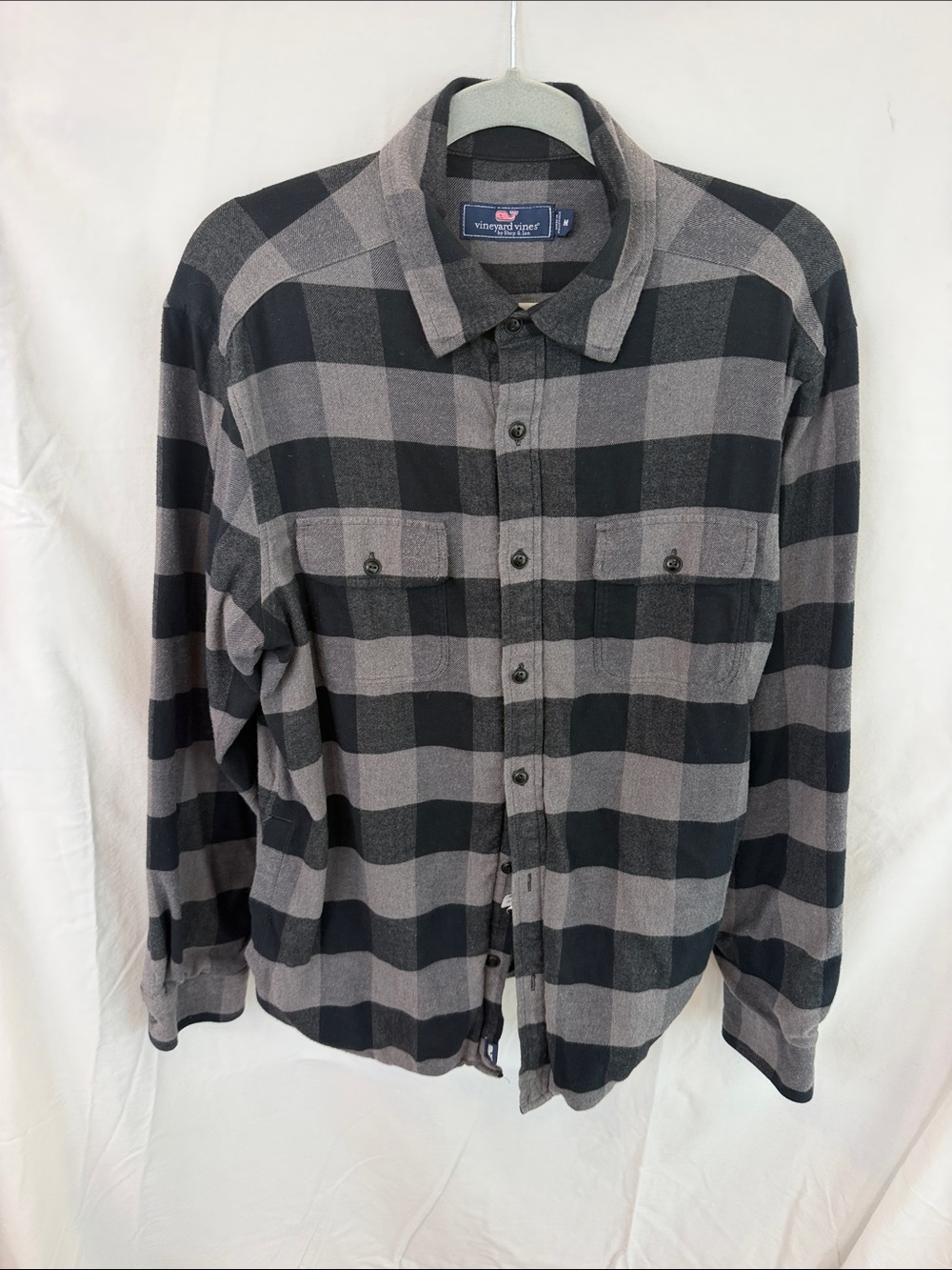 Men’s Medium Vineyard Vines Black & Gray Plaid Button-Down Quilted Flannel Shirt